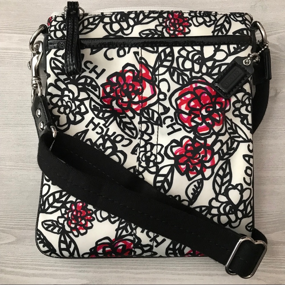 Coach poppy graffiti swingpack